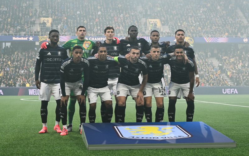 1 đội bóng đá có bao nhiêu người